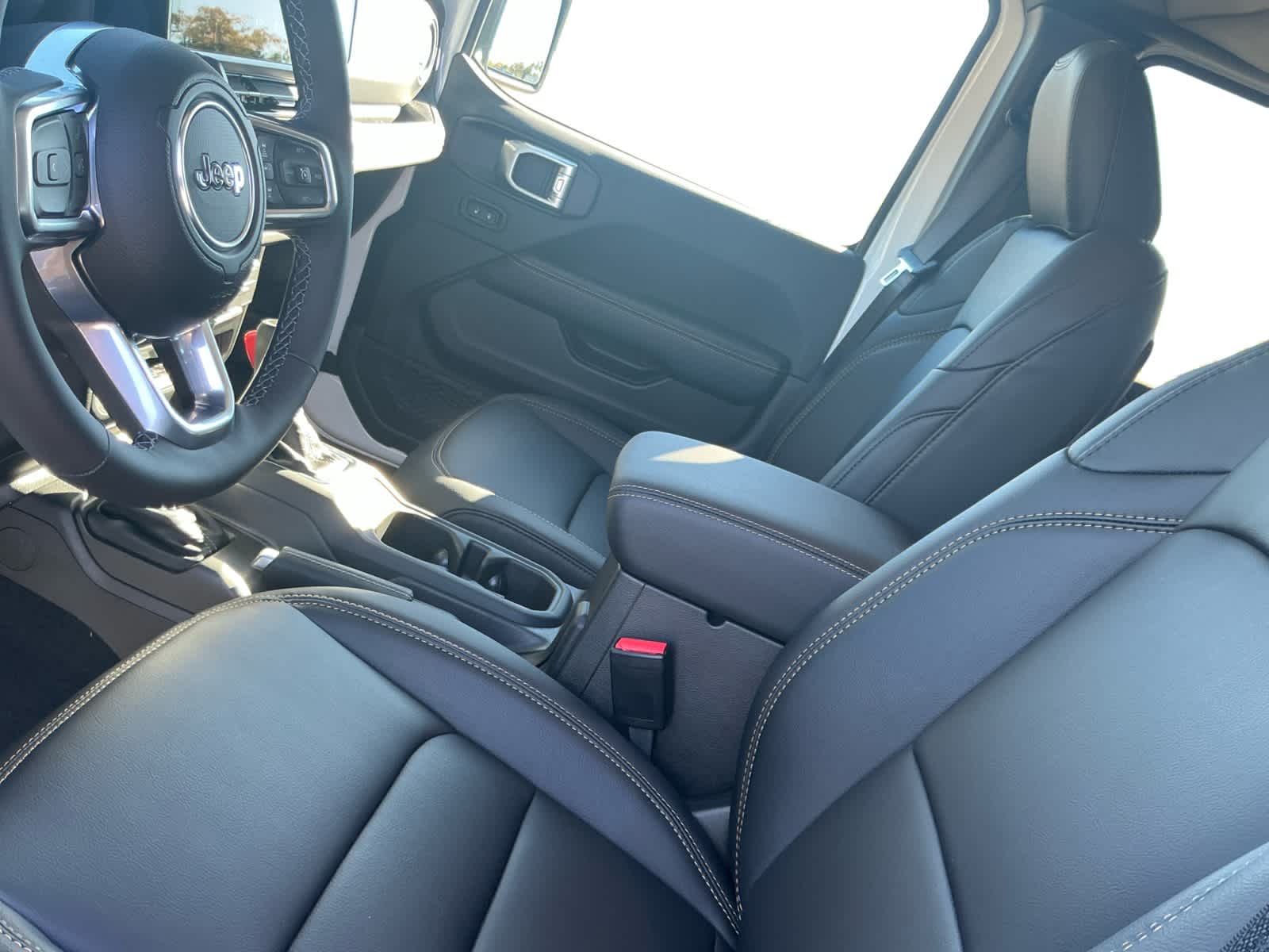2027 Jeep Wrangler WRANGLER 4-DOOR SAHARA