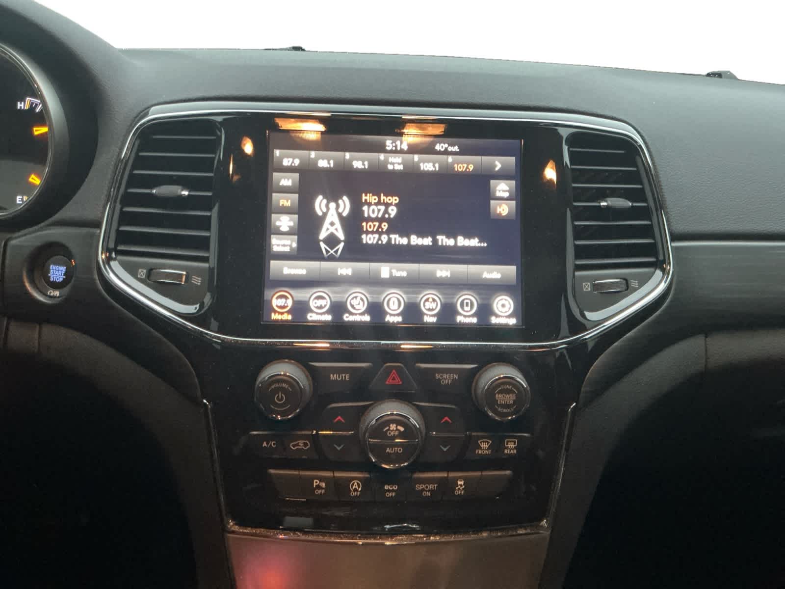 2021 Jeep Grand Cherokee Laredo X 4x4