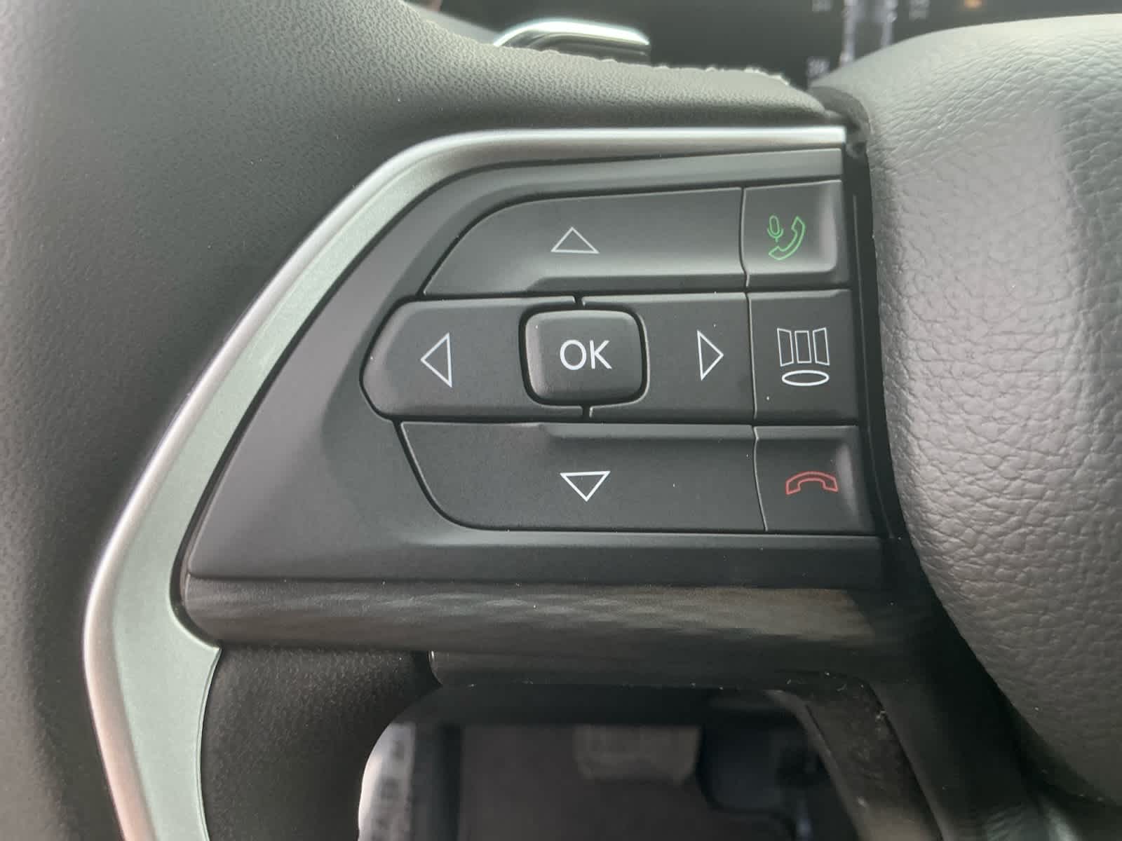 2025 Jeep Grand Cherokee GRAND CHEROKEE LAREDO X 4X4