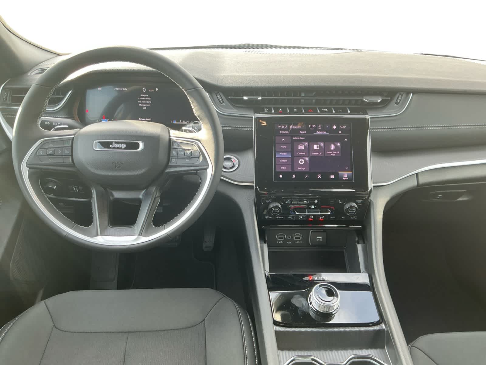 2025 Jeep Grand Cherokee GRAND CHEROKEE LAREDO 4X4