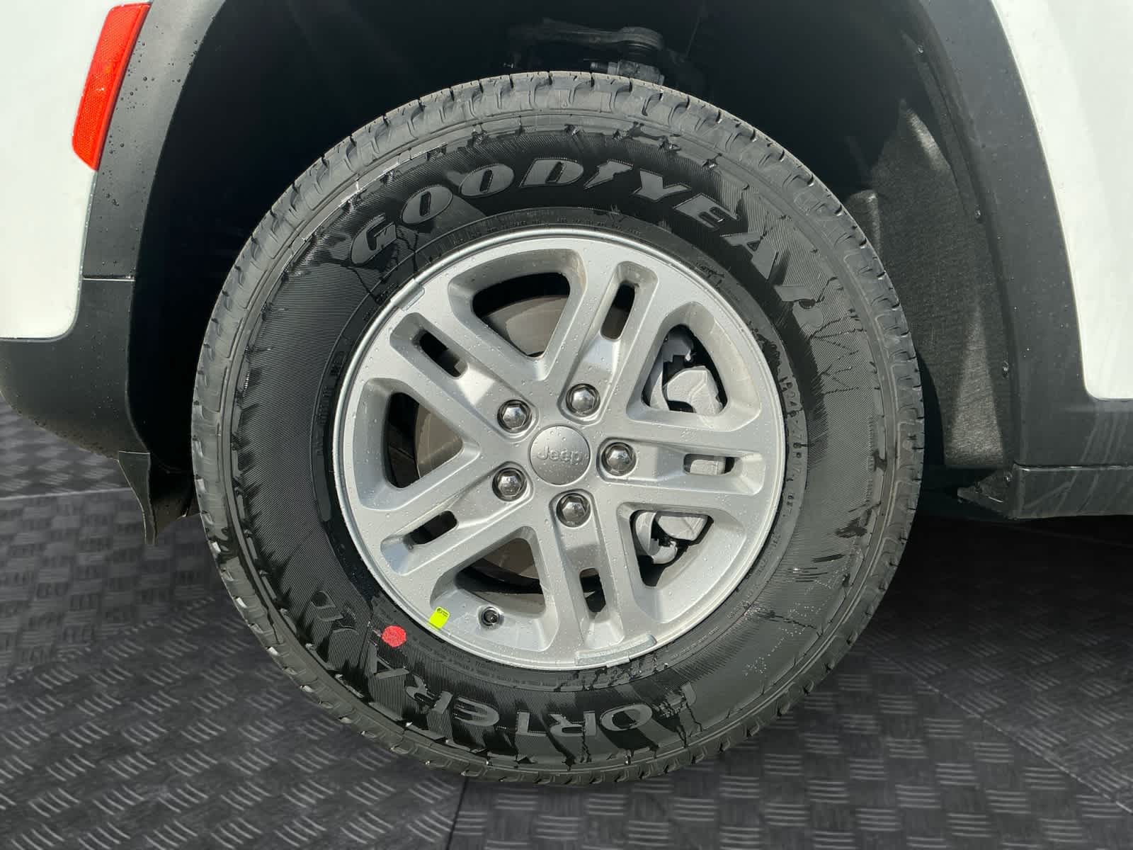 2025 Jeep Grand Cherokee GRAND CHEROKEE LAREDO 4X4