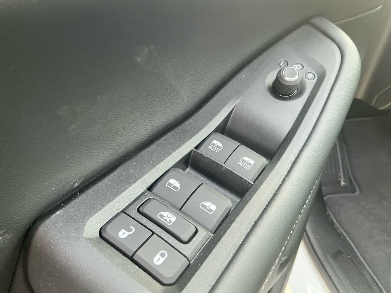 2025 Jeep Grand Cherokee GRAND CHEROKEE LAREDO 4X4