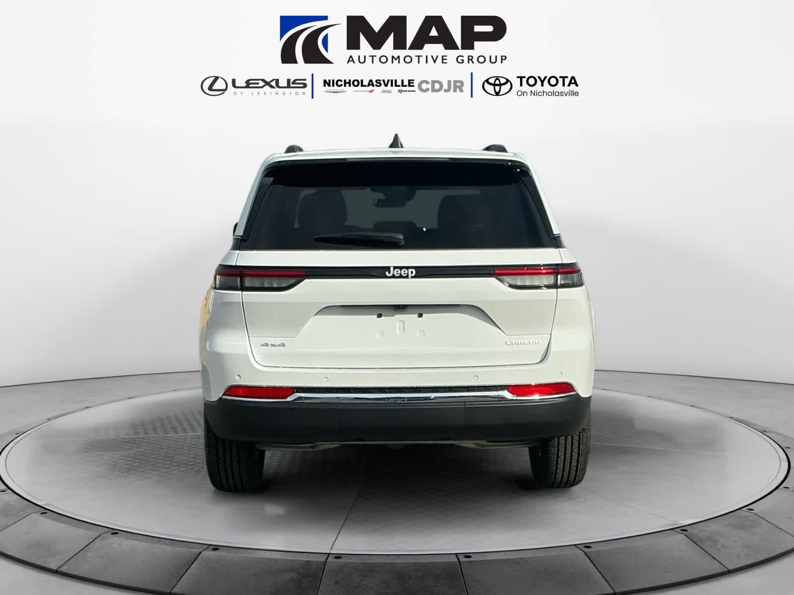 2025 Jeep Grand Cherokee GRAND CHEROKEE LAREDO 4X4