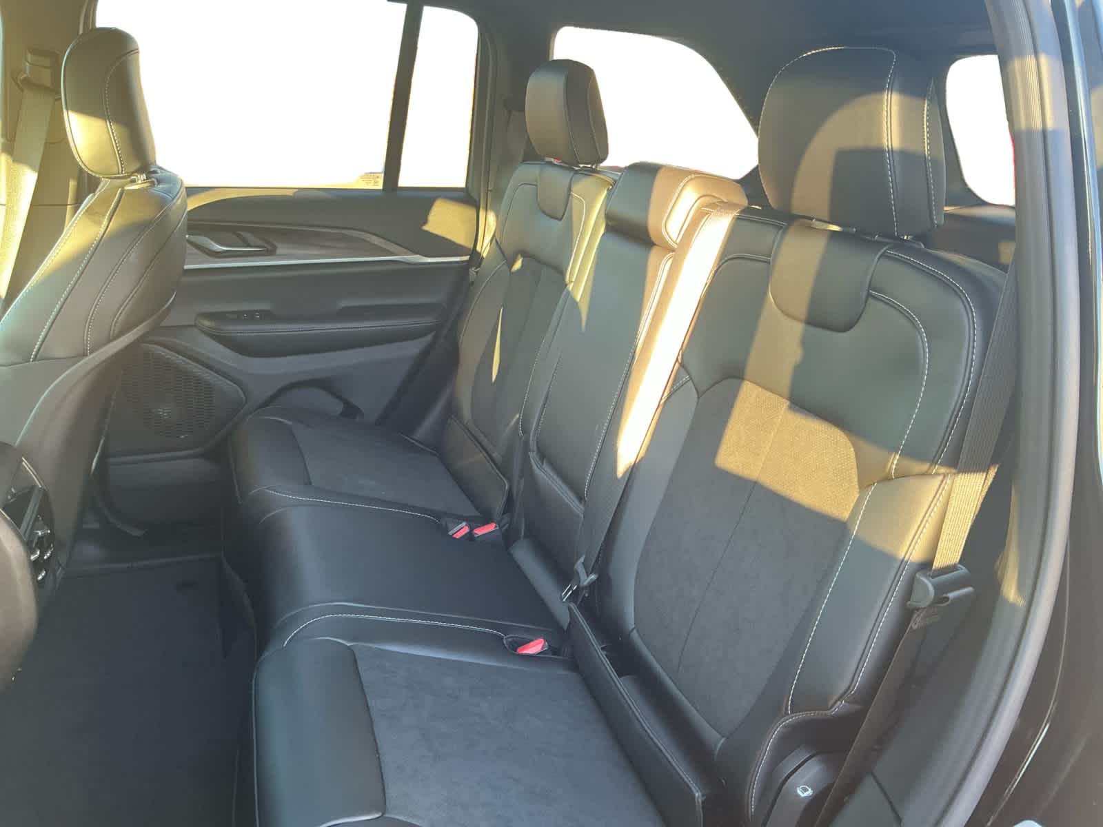 2026 Jeep Grand Cherokee GRAND CHEROKEE ALTITUDE 4X4