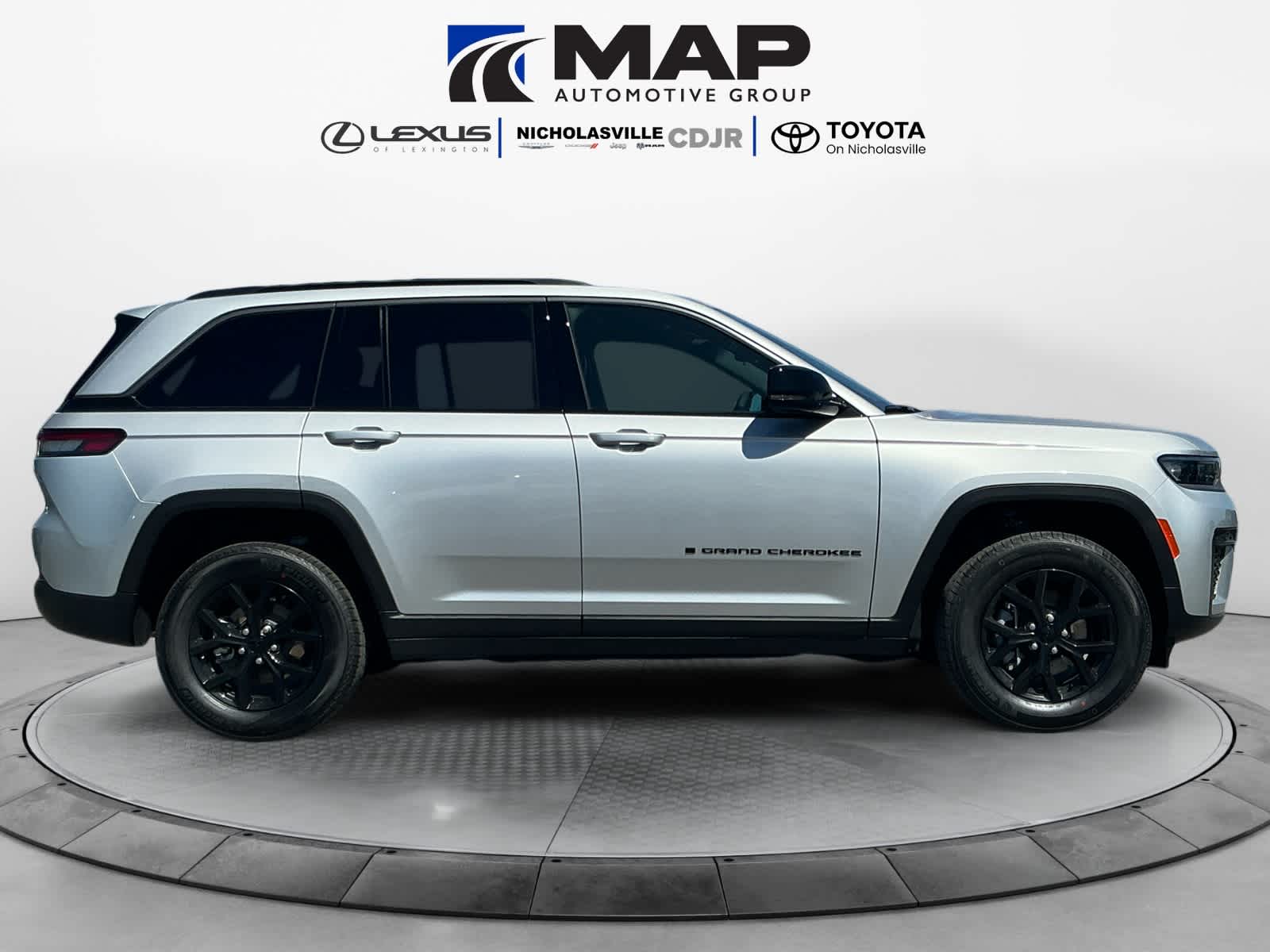 2026 Jeep Grand Cherokee GRAND CHEROKEE LAREDO ALTITUDE 4X4