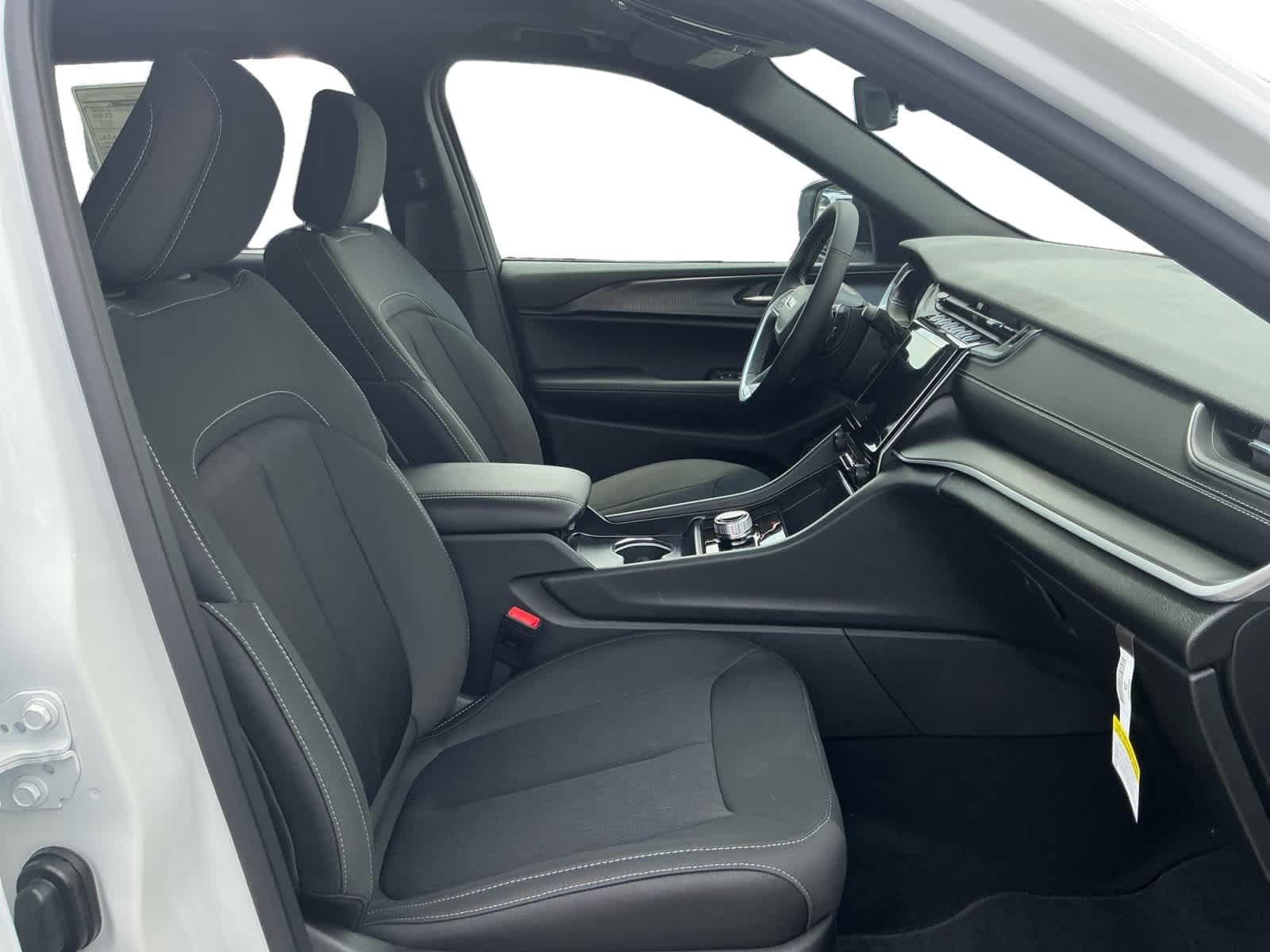 2025 Jeep Grand Cherokee GRAND CHEROKEE L LAREDO X 4X4