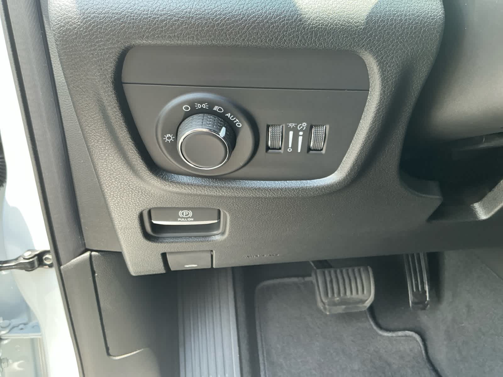 2025 Jeep Grand Cherokee GRAND CHEROKEE L LAREDO X 4X4