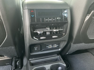 2025 Jeep Grand Cherokee GRAND CHEROKEE L LAREDO X 4X4