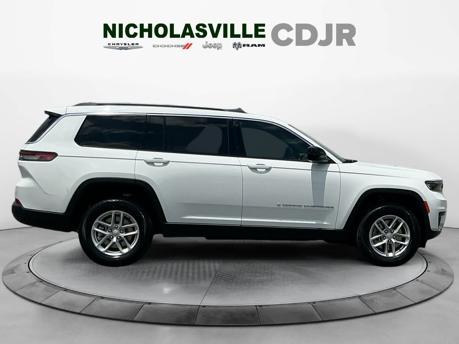 2025 Jeep Grand Cherokee GRAND CHEROKEE L LAREDO X 4X4