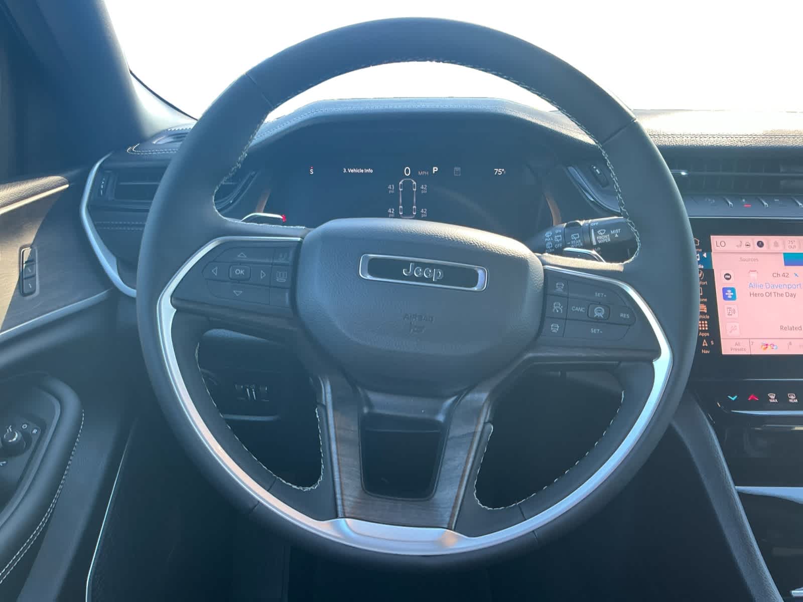 2027 Jeep Grand Cherokee GRAND CHEROKEE L LIMITED RESERVE 4X4