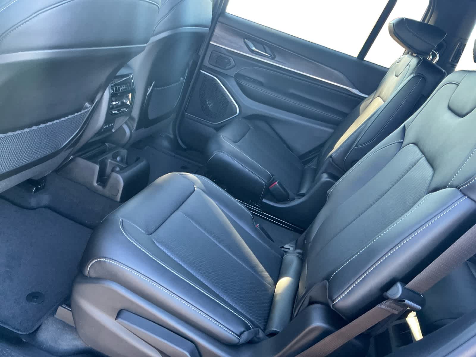 2027 Jeep Grand Cherokee GRAND CHEROKEE L LIMITED RESERVE 4X4