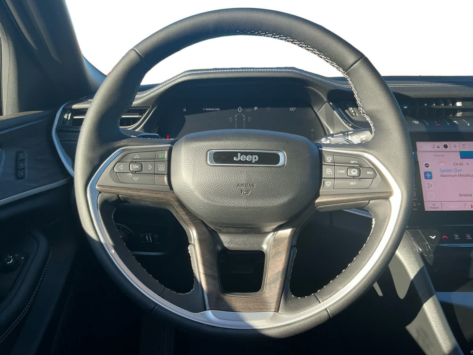 2027 Jeep Grand Cherokee GRAND CHEROKEE L LIMITED 4X4
