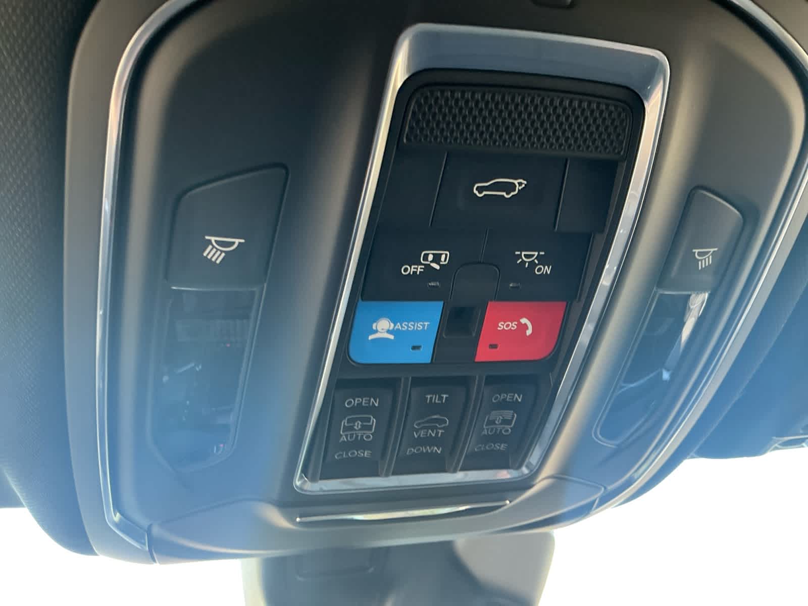 2027 Jeep Grand Cherokee GRAND CHEROKEE L LIMITED RESERVE 4X4