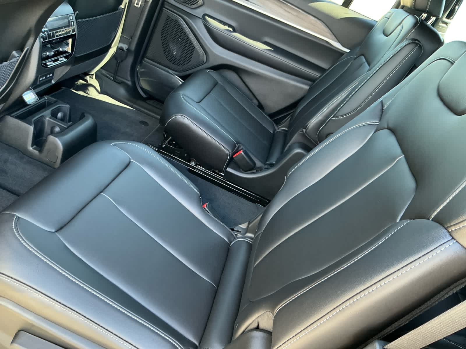 2027 Jeep Grand Cherokee GRAND CHEROKEE L LIMITED 4X4