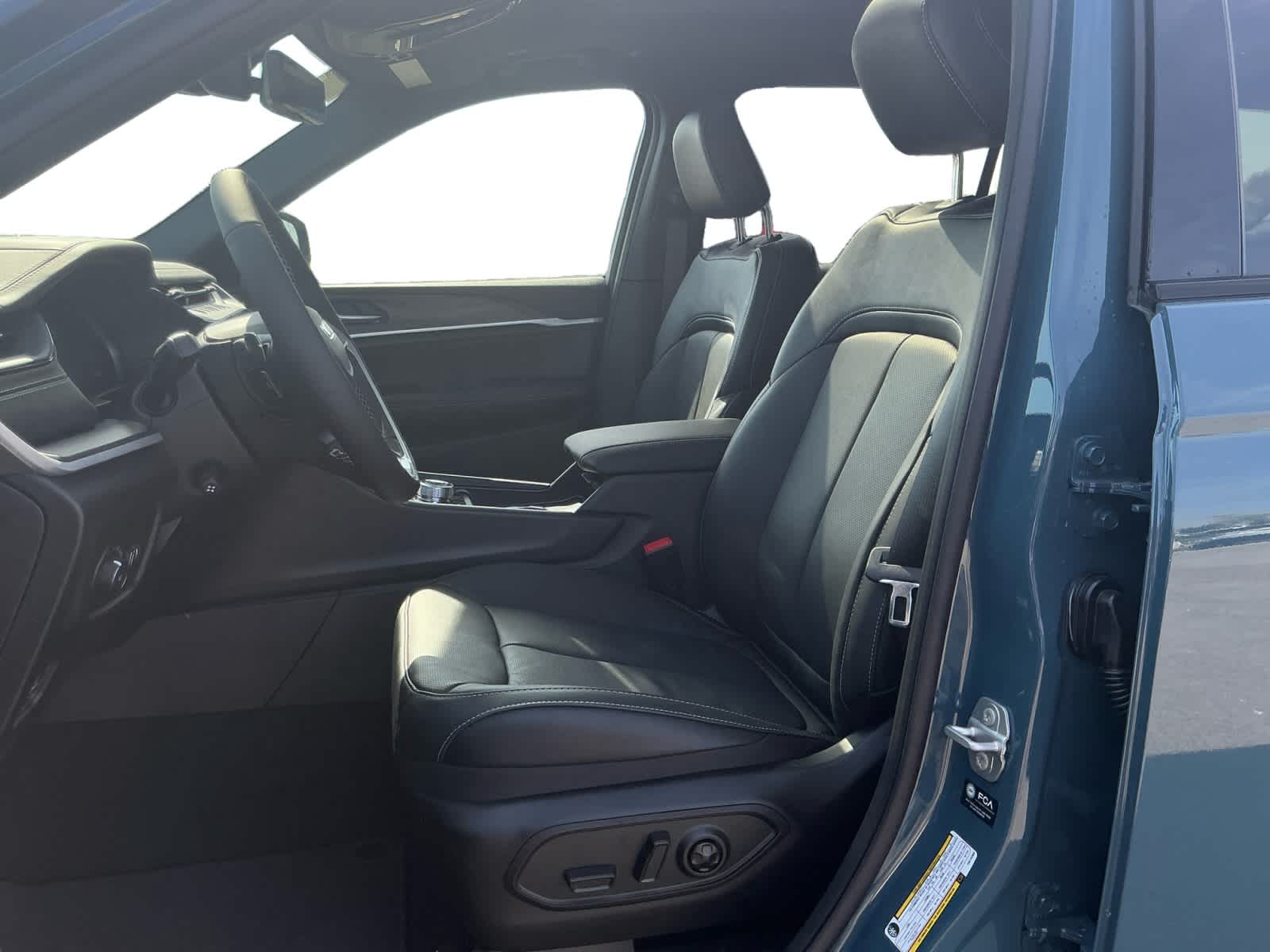 2026 Jeep Grand Cherokee GRAND CHEROKEE L LIMITED RESERVE 4X4