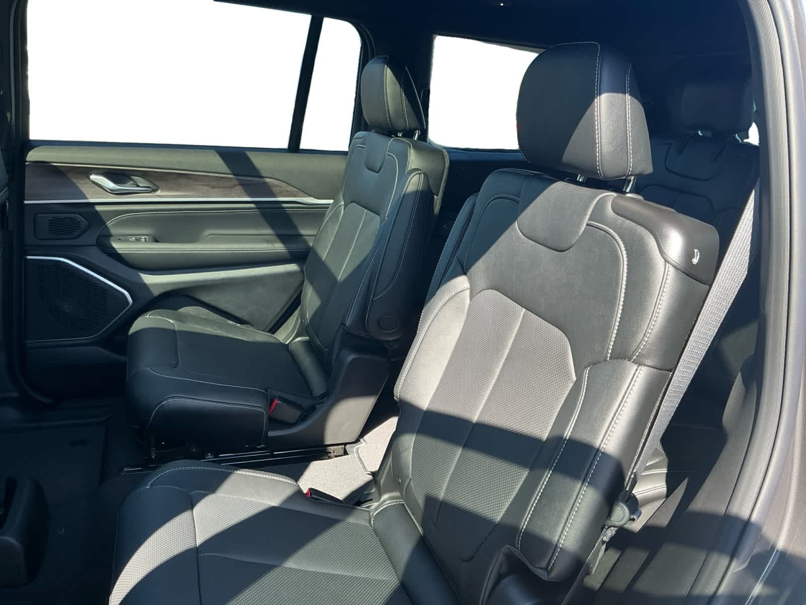 2026 Jeep Grand Cherokee GRAND CHEROKEE L LIMITED RESERVE 4X4