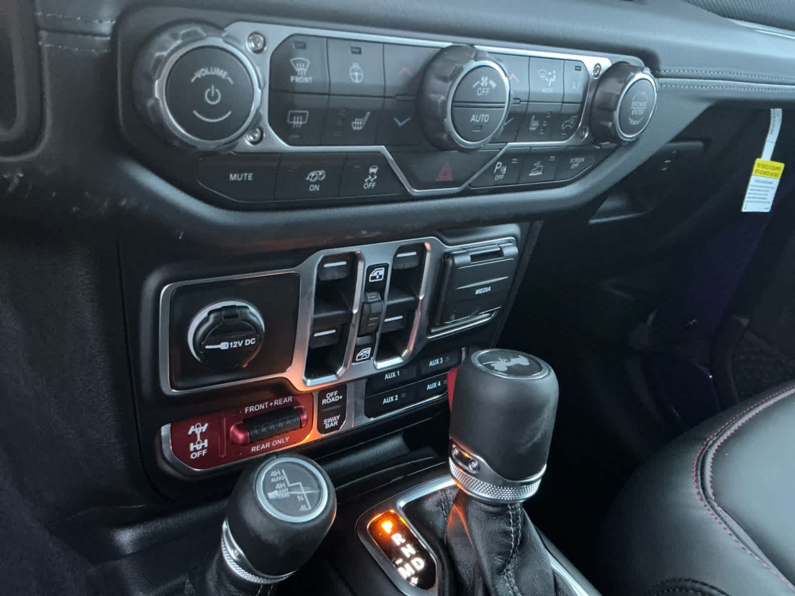 2026 Jeep Wrangler WRANGLER 4-DOOR MOAB 392