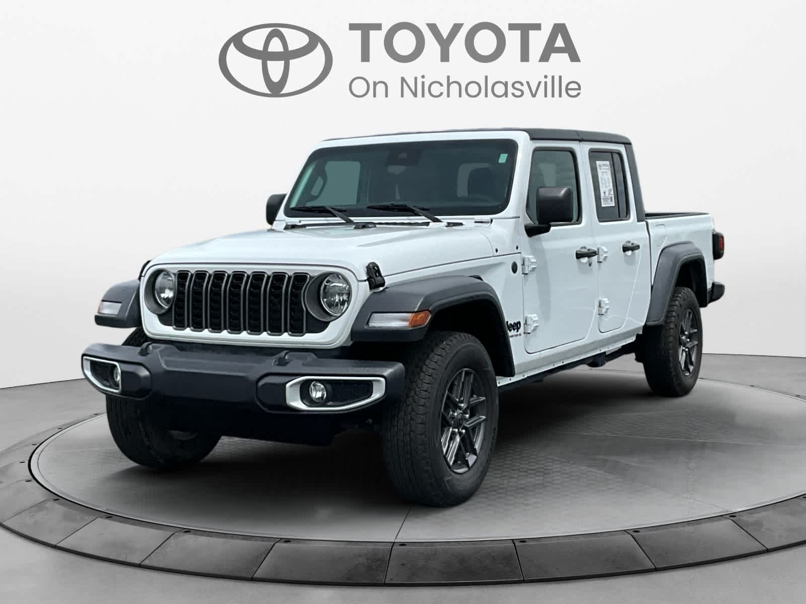 2025 Jeep Gladiator Sport S Auto's photo