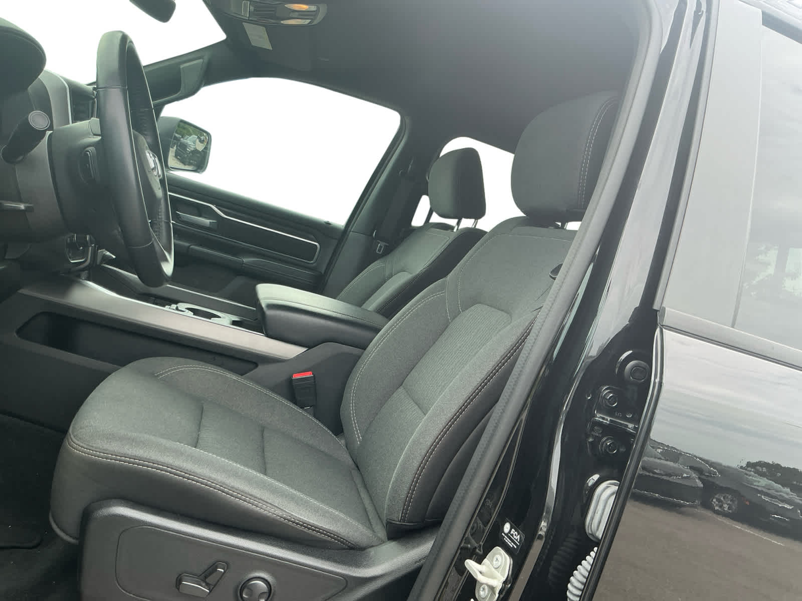 2024 RAM 1500 Big Horn Crew Cab 4x4 5'7' Box
