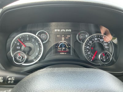 2023 RAM 1500 Big Horn Crew Cab 4x4 5'7' Box