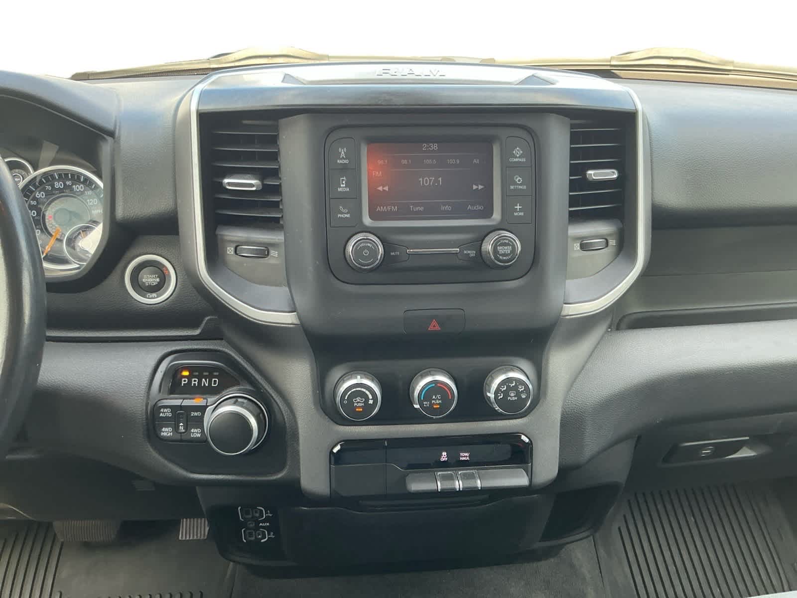 2020 RAM 1500 Big Horn Quad Cab 4x4 6'4' Box