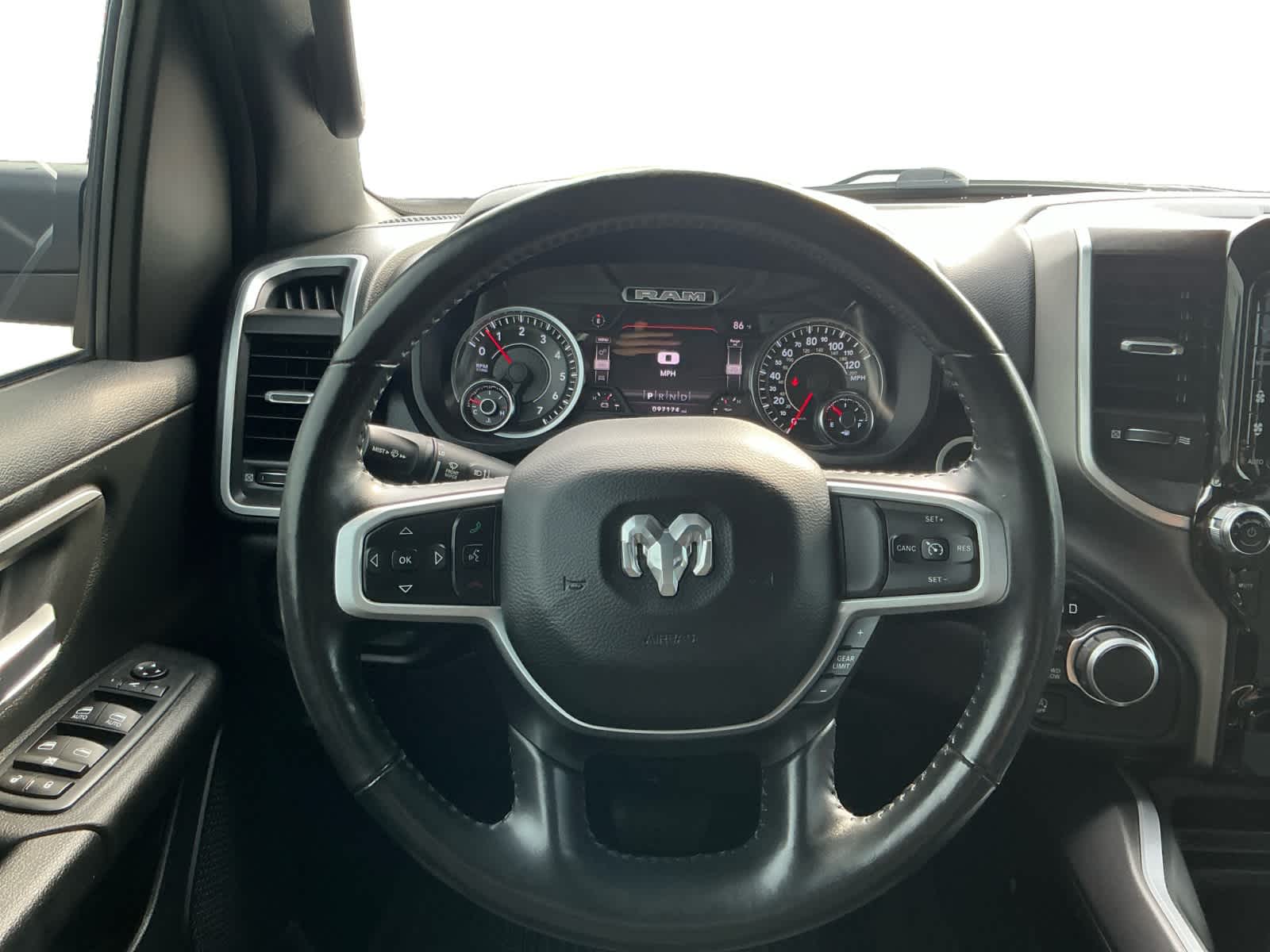 2020 RAM 1500 Big Horn Crew Cab 4x4 5'7' Box