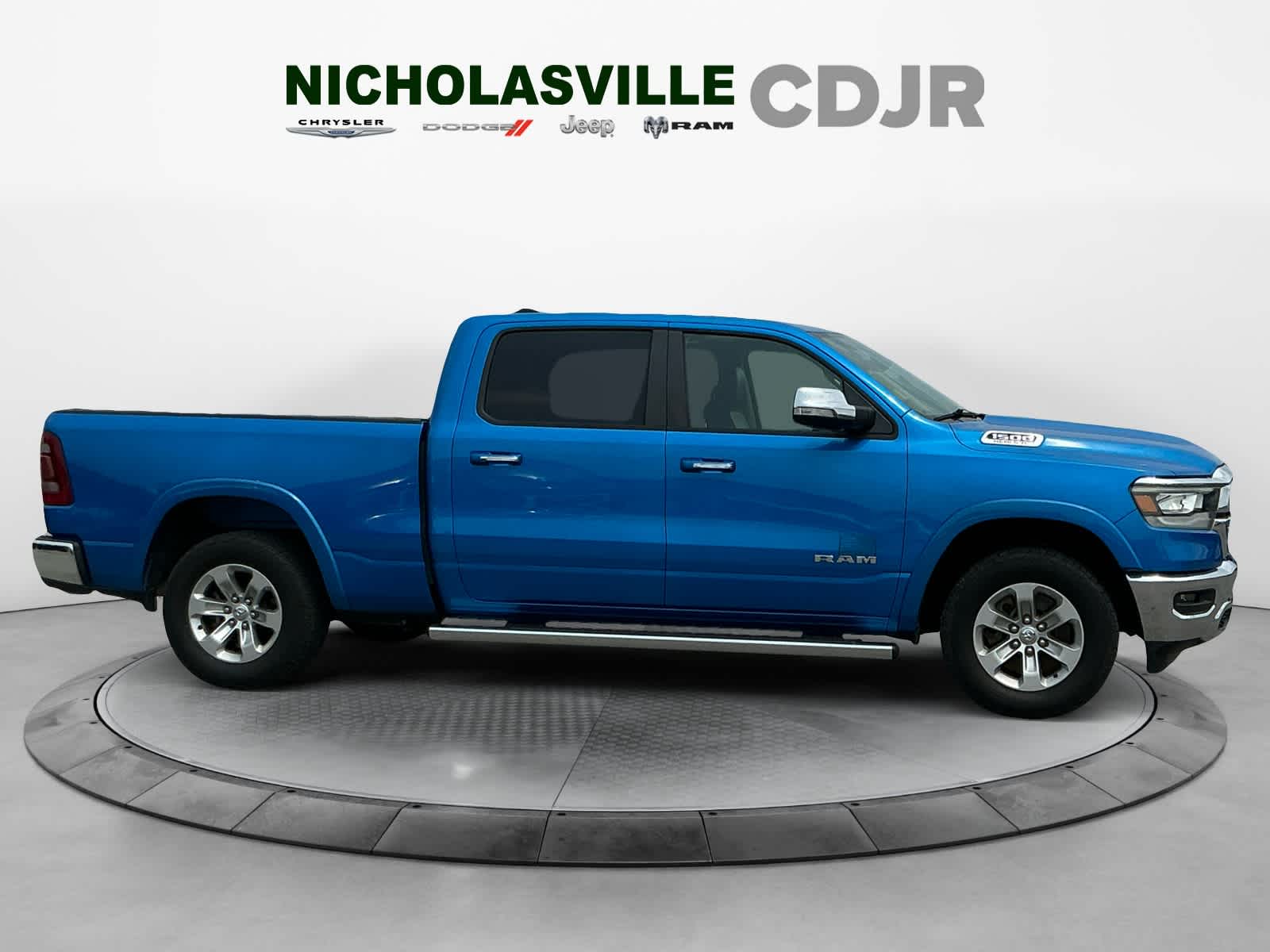 2020 RAM 1500 Laramie Crew Cab 4x4 6'4' Box
