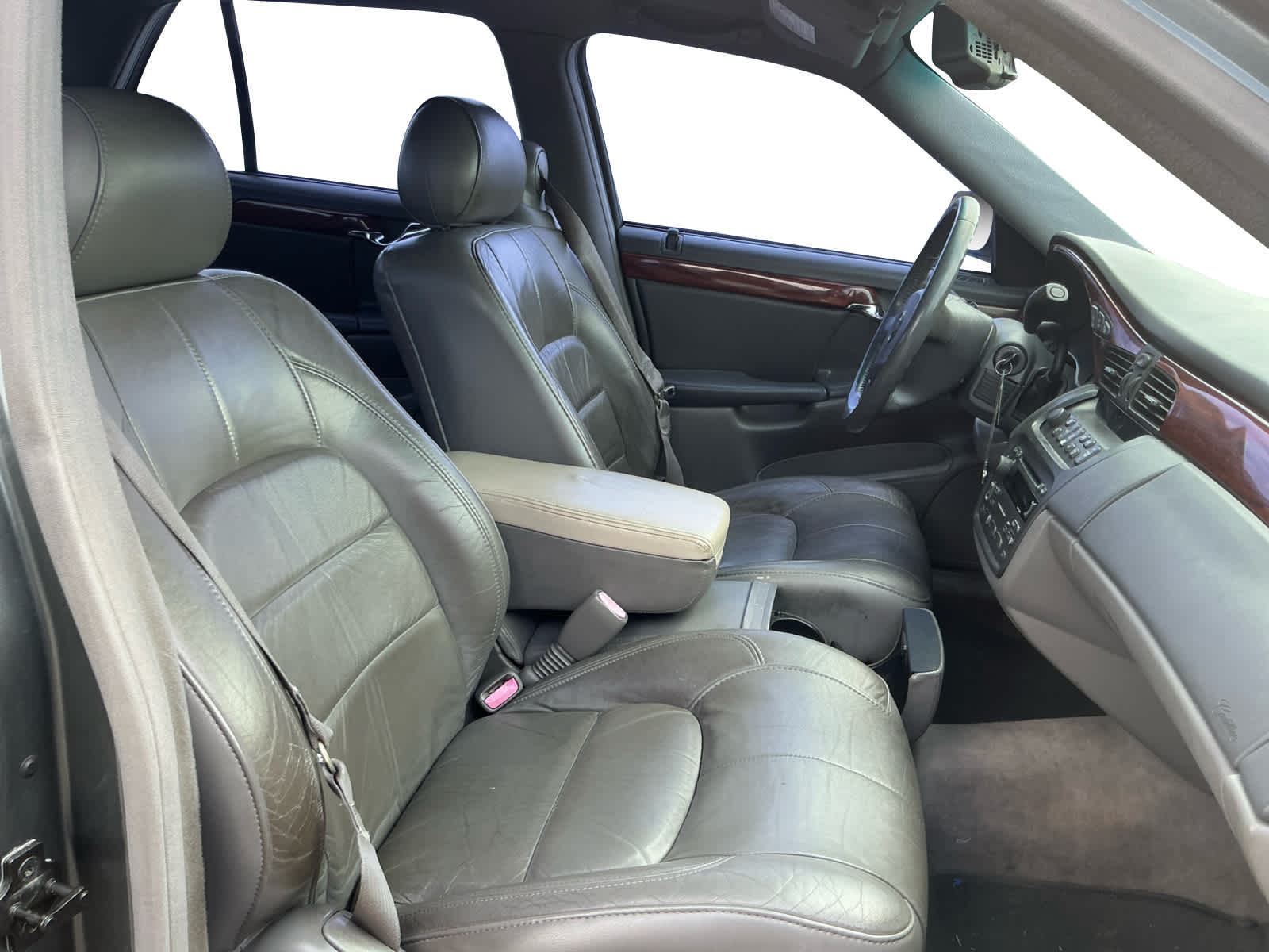 2004 Cadillac DeVille Standard