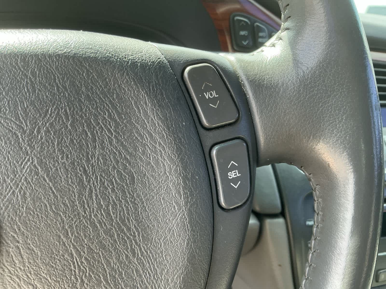 2004 Cadillac DeVille Standard