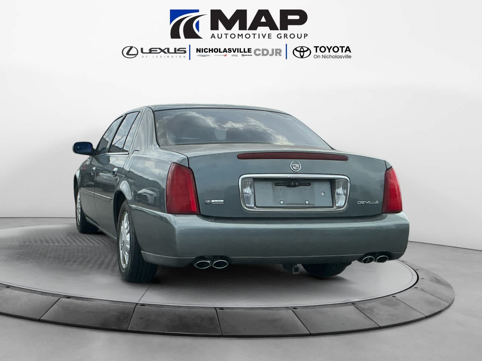 2004 Cadillac DeVille Standard