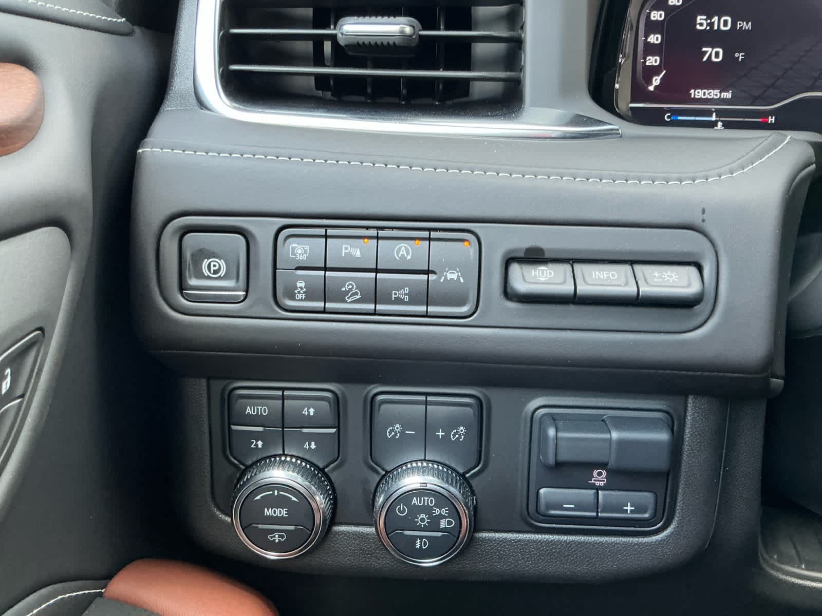 2024 GMC Yukon 4WD Denali Ultimate