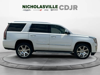 2016 Cadillac Escalade Luxury Collection