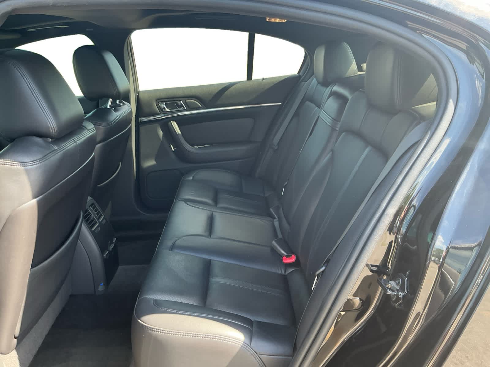 2011 Lincoln MKS 4dr Sdn 3.7L FWD