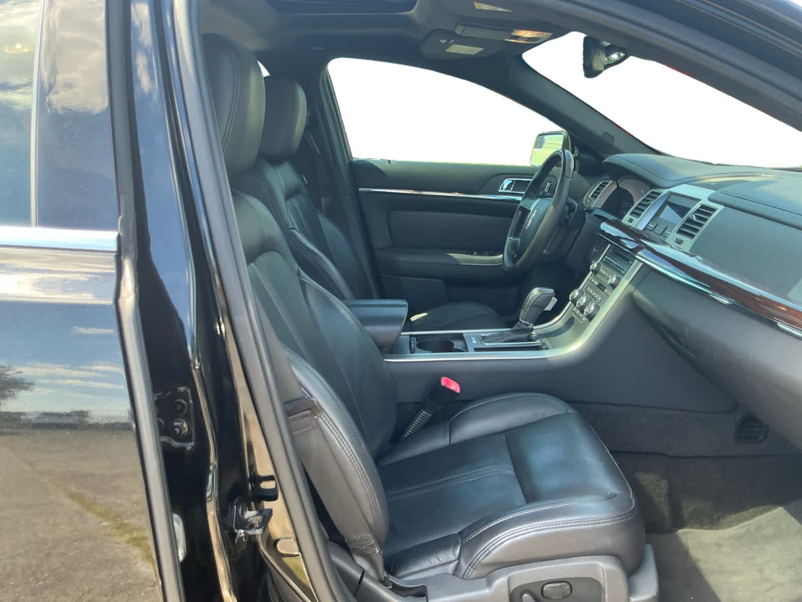 2011 Lincoln MKS 4dr Sdn 3.7L FWD