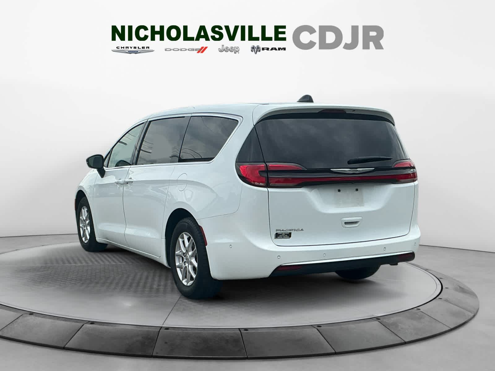 2024 Chrysler Pacifica Touring L