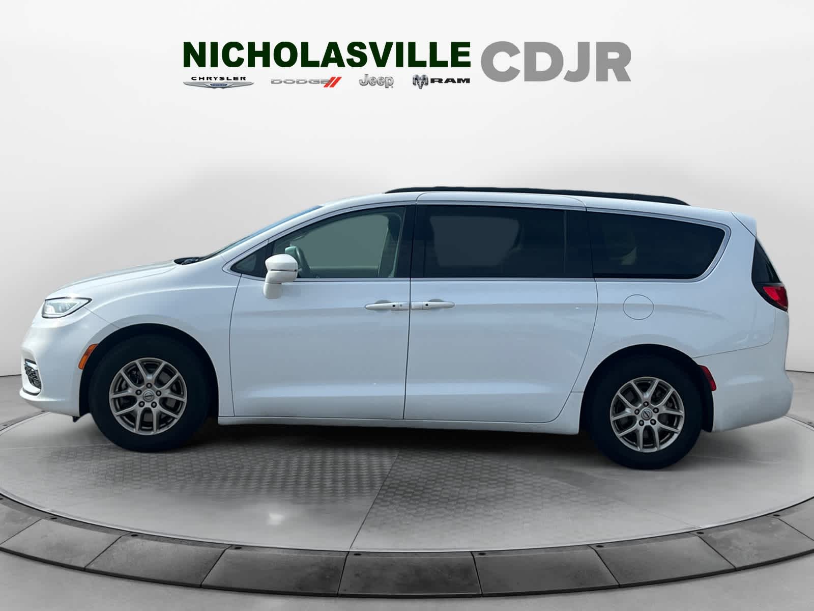 2022 Chrysler Pacifica Touring L