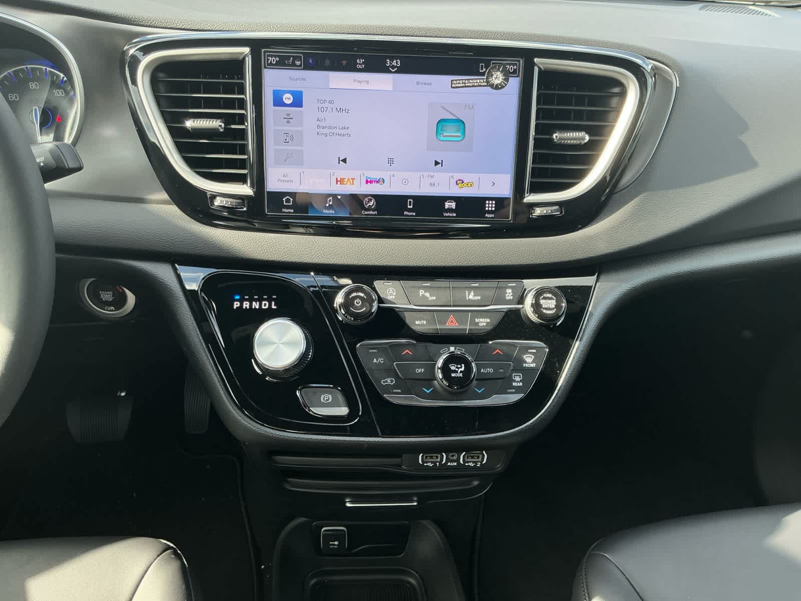 2025 Chrysler Voyager VOYAGER LX