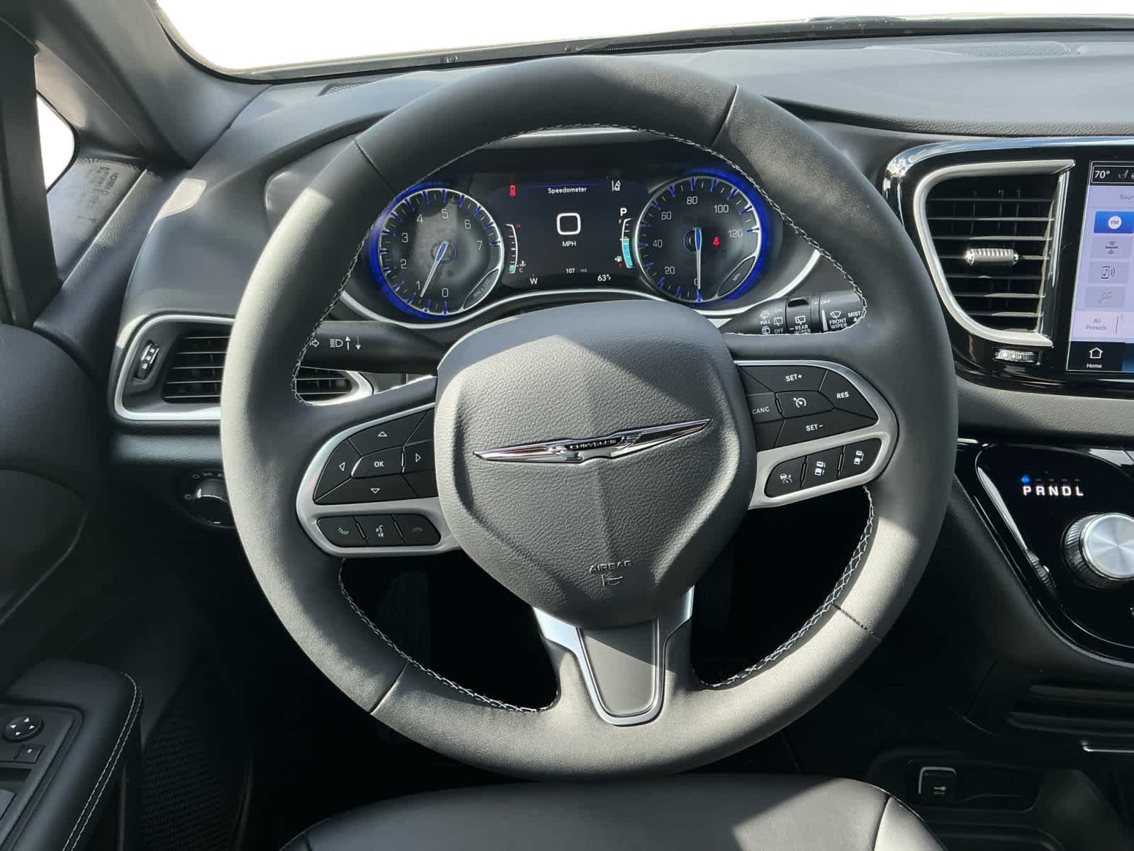 2025 Chrysler Voyager VOYAGER LX