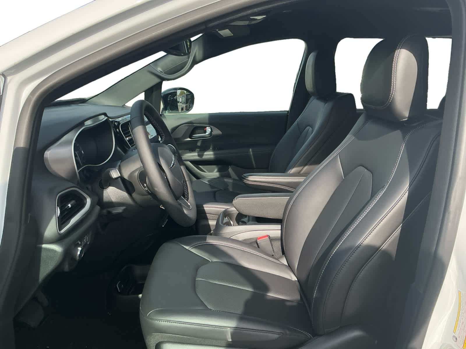 2025 Chrysler Voyager VOYAGER LX