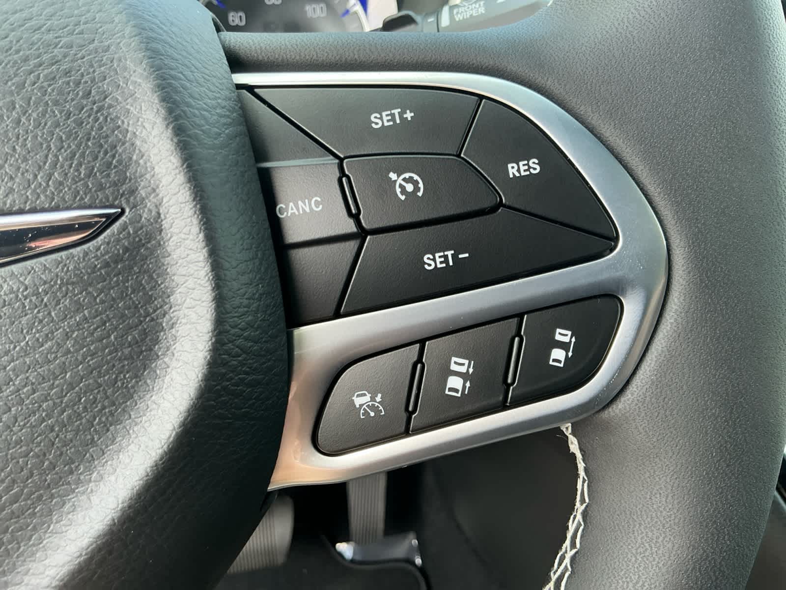 2025 Chrysler Voyager VOYAGER LX