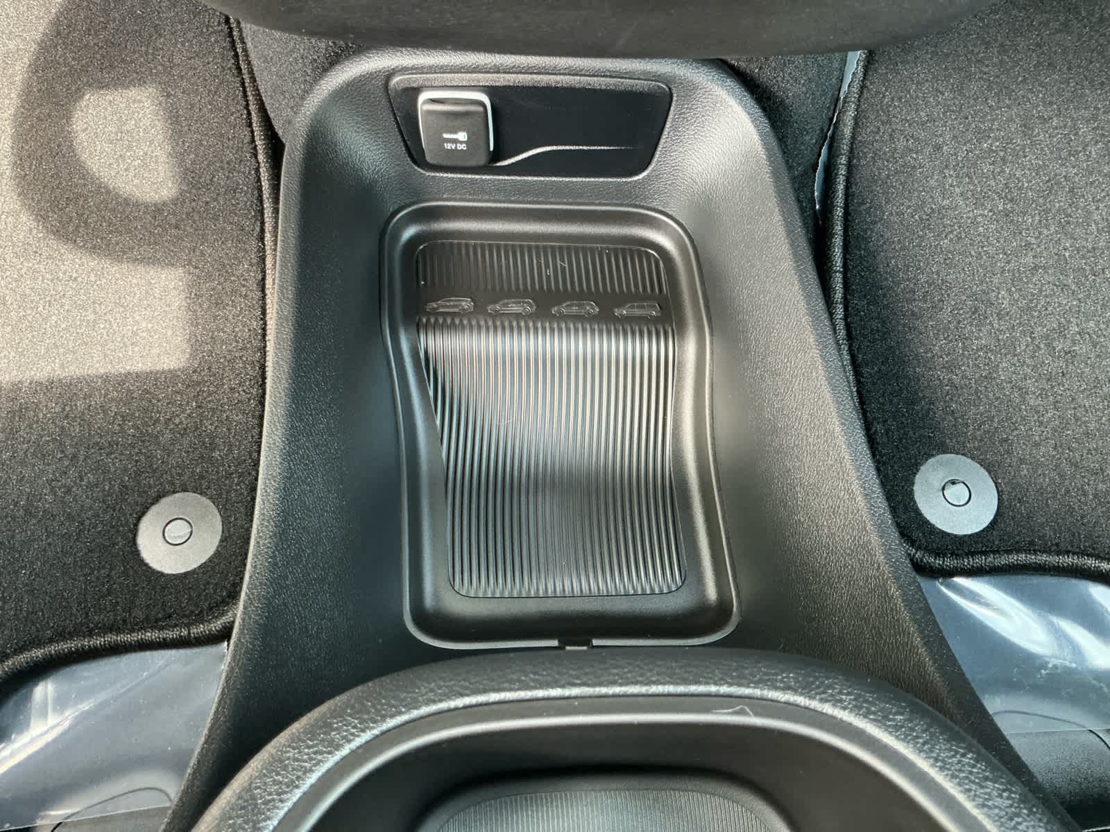 2025 Chrysler Voyager VOYAGER LX