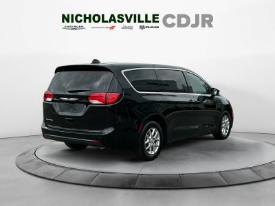 2025 Chrysler Voyager VOYAGER LX