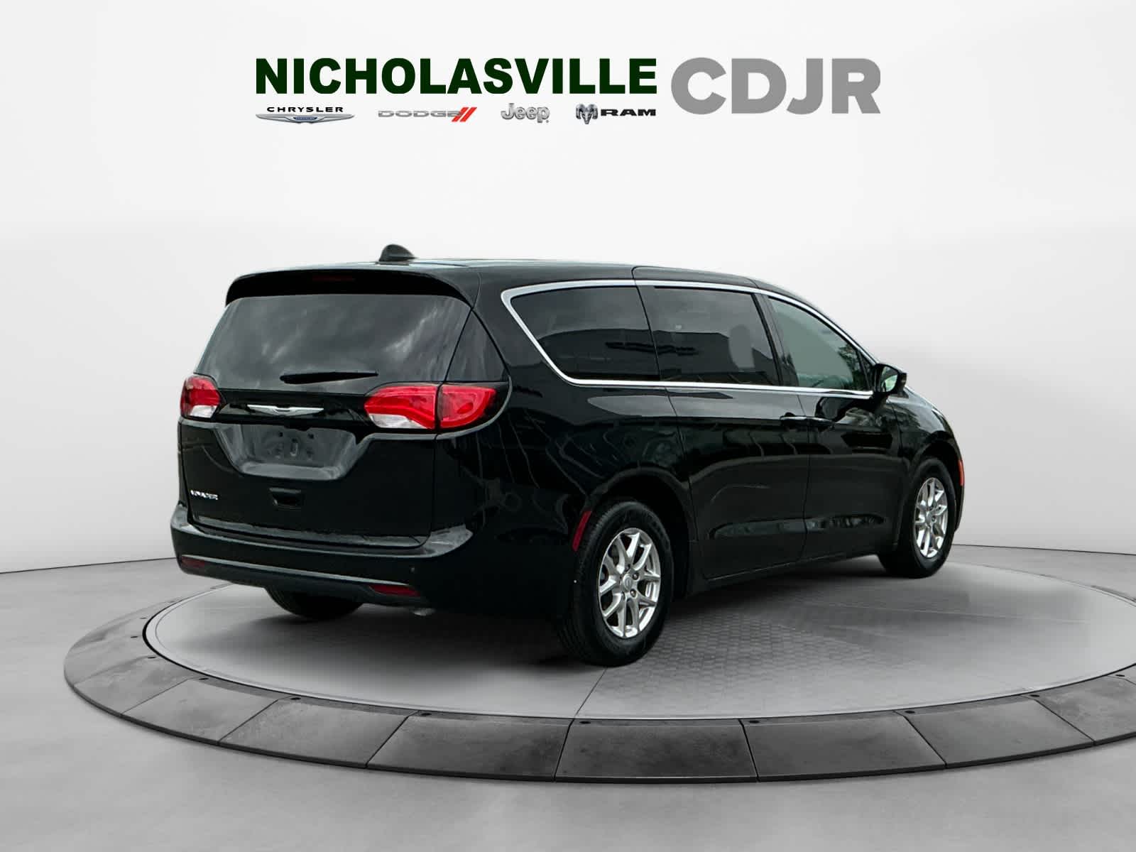 2025 Chrysler Voyager VOYAGER LX