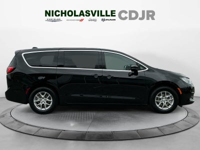 2025 Chrysler Voyager VOYAGER LX