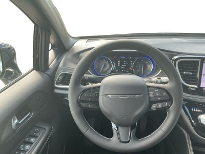 2027 Chrysler Pacifica PACIFICA LIMITED