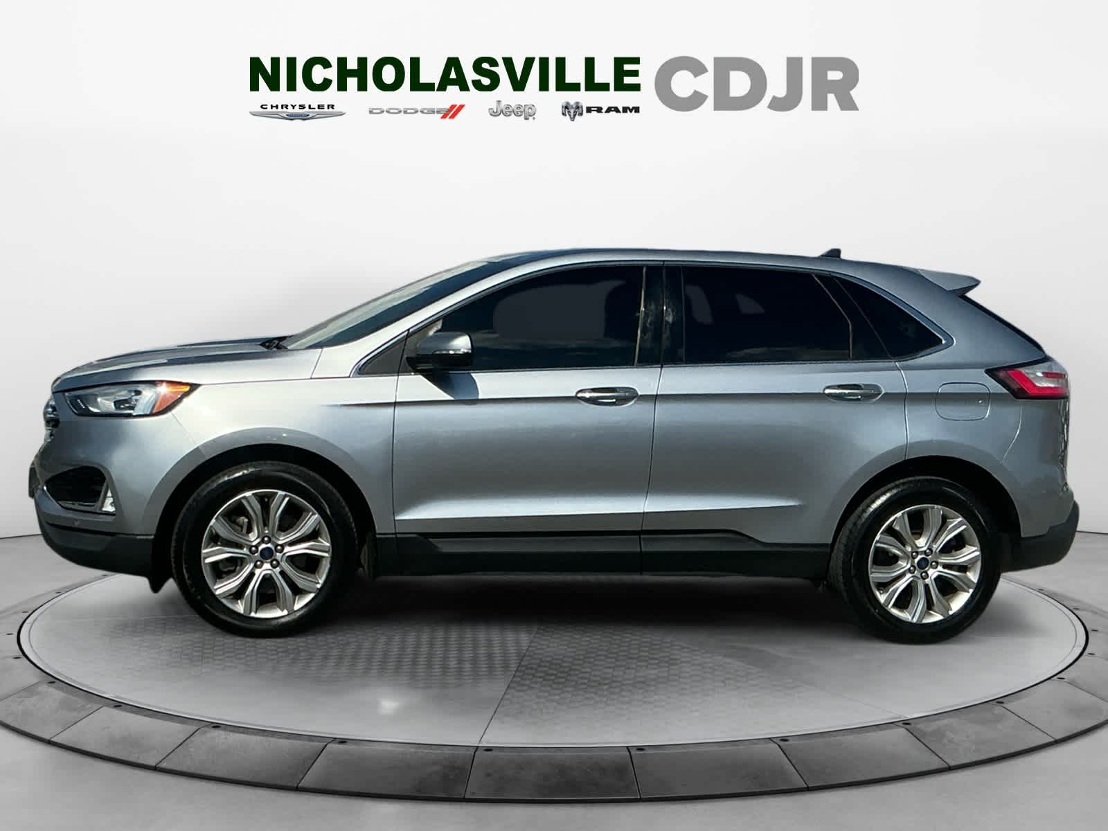 2022 Ford Edge Titanium