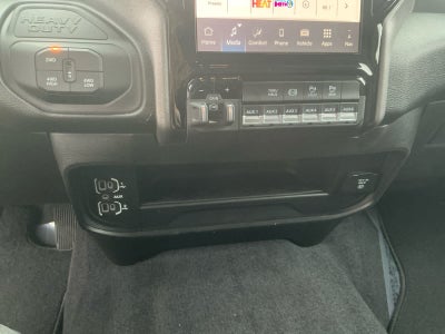 2026 RAM Ram 3500 RAM 3500 TRADESMAN CREW CAB 4X4 6'4' BOX