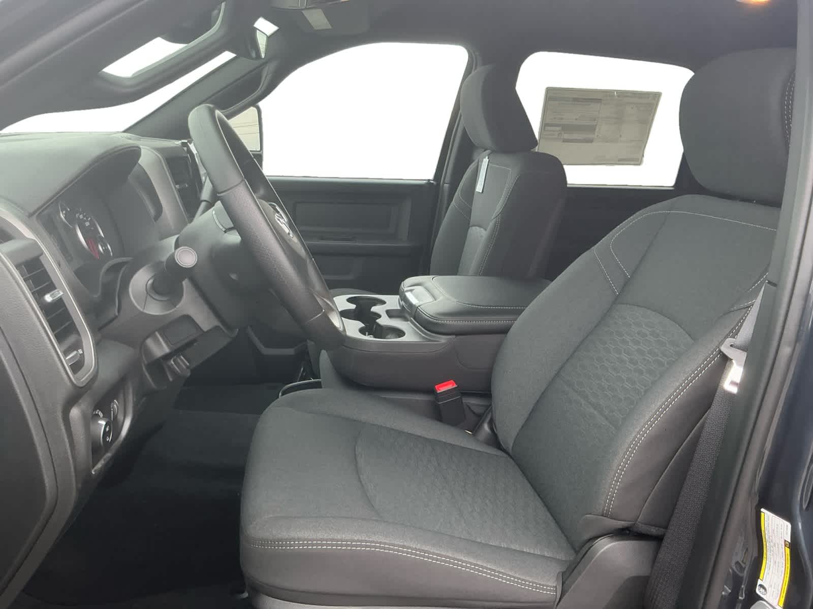 2026 RAM Ram 3500 RAM 3500 TRADESMAN CREW CAB 4X4 6'4' BOX