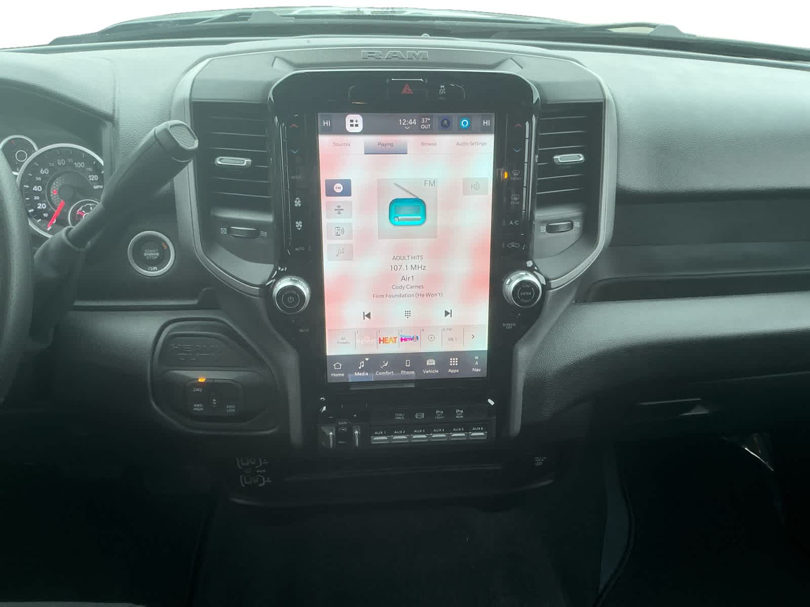 2026 RAM Ram 3500 RAM 3500 TRADESMAN CREW CAB 4X4 6'4' BOX