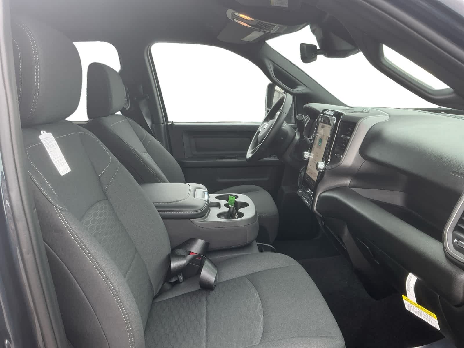 2026 RAM Ram 3500 RAM 3500 TRADESMAN CREW CAB 4X4 6'4' BOX